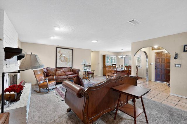 2009 TWISTED JUNIPER Road SE, Rio Rancho, NM 87124