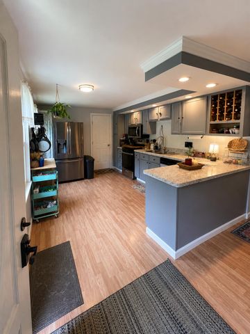 125 Main Street, Raymond, NH 03077