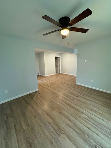 446F Norwich Westerly Road, North Stonington, CT 06359