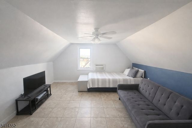 832 Parker St, Newark City, NJ 07104