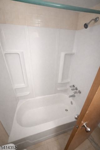 832 Parker St, Newark City, NJ 07104