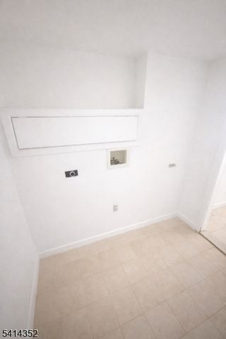 832 Parker St, Newark City, NJ 07104