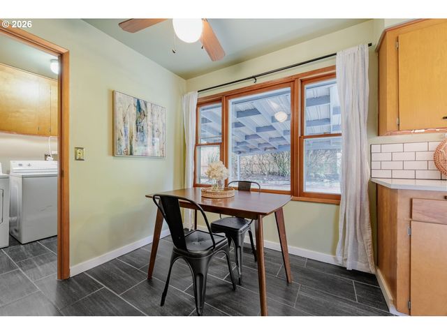 540 E FAIRFIELD St, Gladstone, OR 97027