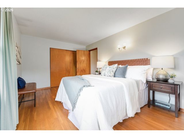 540 E FAIRFIELD St, Gladstone, OR 97027