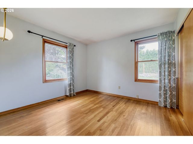 540 E FAIRFIELD St, Gladstone, OR 97027