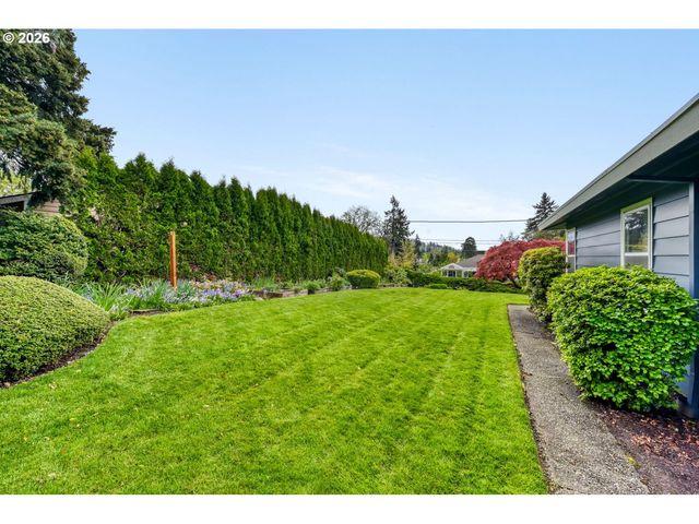 540 E FAIRFIELD St, Gladstone, OR 97027