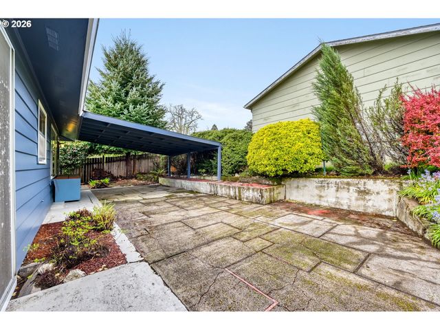 540 E FAIRFIELD St, Gladstone, OR 97027