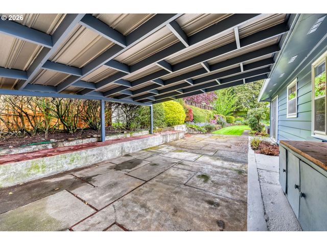 540 E FAIRFIELD St, Gladstone, OR 97027