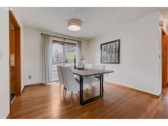 540 E FAIRFIELD St, Gladstone, OR 97027