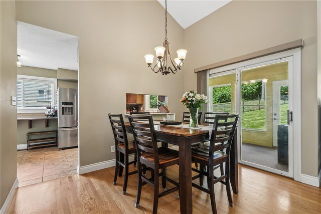 3740 Old Orchard Road NE, Cedar Rapids, IA 52402