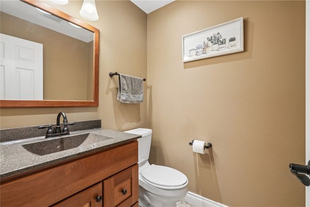 3740 Old Orchard Road NE, Cedar Rapids, IA 52402