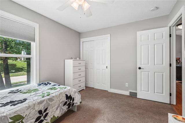 3740 Old Orchard Road NE, Cedar Rapids, IA 52402