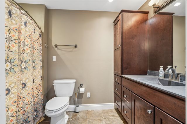 3740 Old Orchard Road NE, Cedar Rapids, IA 52402