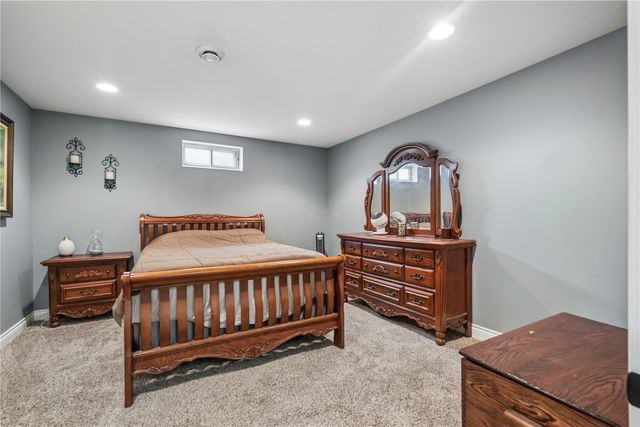3740 Old Orchard Road NE, Cedar Rapids, IA 52402