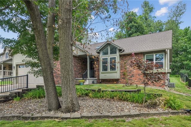 3740 Old Orchard Road NE, Cedar Rapids, IA 52402