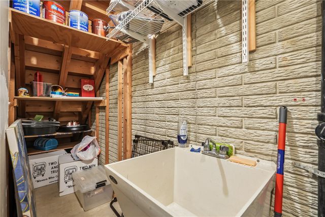 3740 Old Orchard Road NE, Cedar Rapids, IA 52402