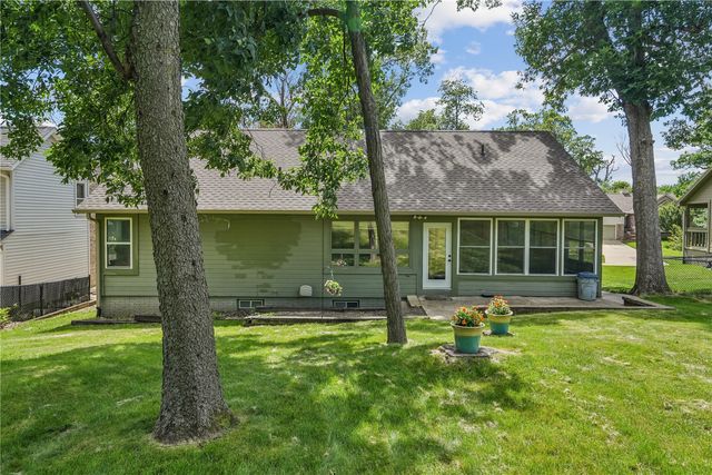 3740 Old Orchard Road NE, Cedar Rapids, IA 52402
