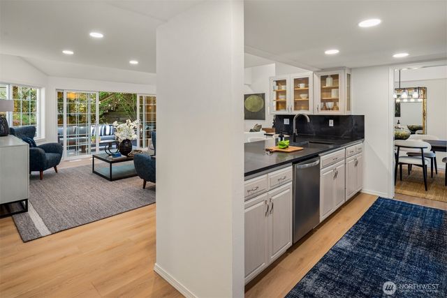 11405 NE 104th Street, Kirkland, WA 98033