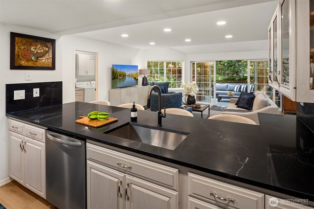 11405 NE 104th Street, Kirkland, WA 98033