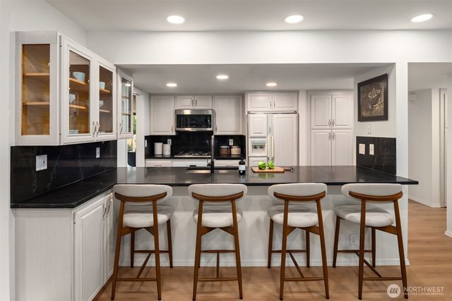 11405 NE 104th Street, Kirkland, WA 98033