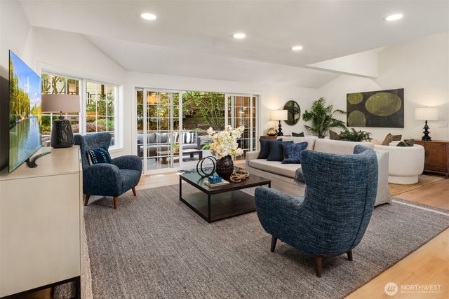 11405 NE 104th Street, Kirkland, WA 98033