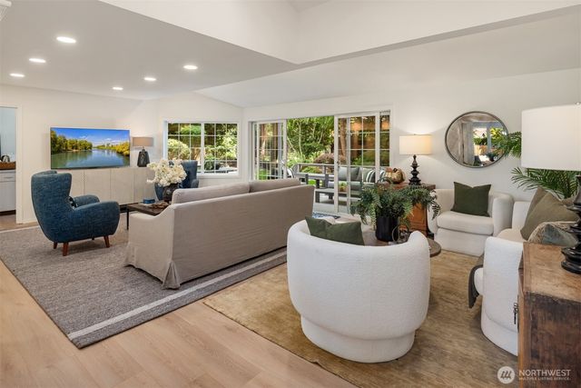 11405 NE 104th Street, Kirkland, WA 98033