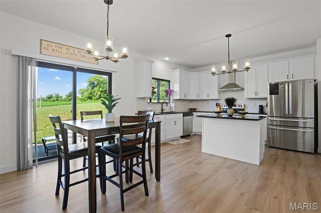 211 Grand Vista Court, Edwardsville, IL 62025