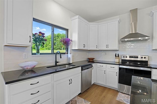 211 Grand Vista Court, Edwardsville, IL 62025