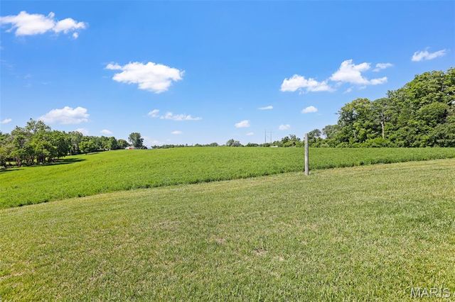 211 Grand Vista Court, Edwardsville, IL 62025