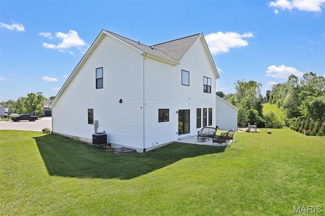 211 Grand Vista Court, Edwardsville, IL 62025
