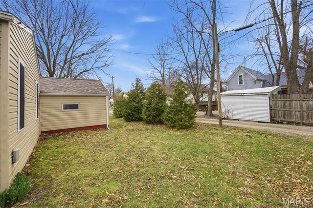 509 E Winter Avenue, Greenville, IL 62246