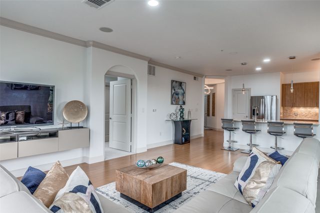 3818 Holland Avenue 309, Dallas, TX 75219