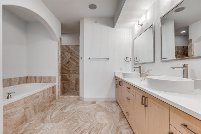 3818 Holland Avenue 309, Dallas, TX 75219