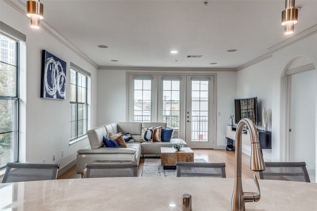 3818 Holland Avenue 309, Dallas, TX 75219