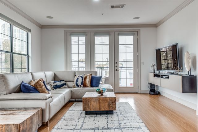 3818 Holland Avenue 309, Dallas, TX 75219