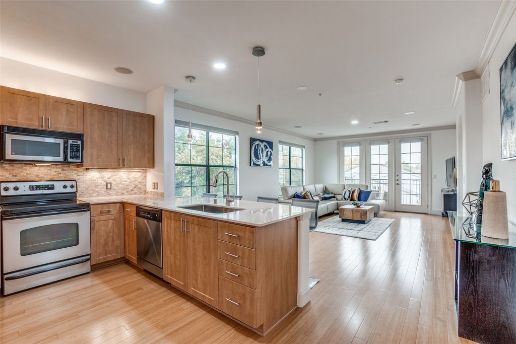 3818 Holland Avenue 309, Dallas, TX 75219