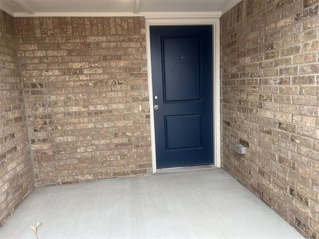 2033 Brush Creek Way, Newcastle, OK 73065