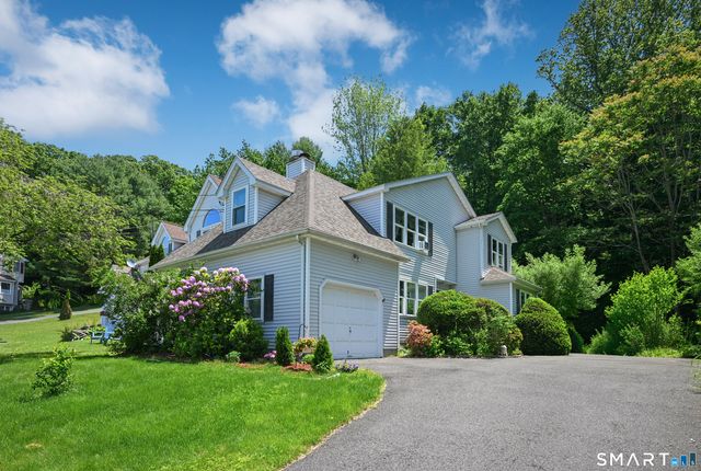 6 Warren Drive 6, Seymour, CT 06483