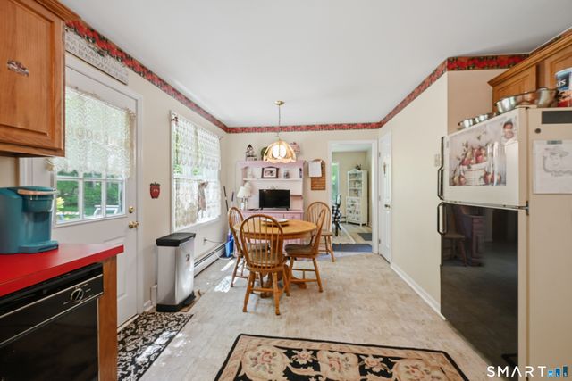 6 Warren Drive 6, Seymour, CT 06483