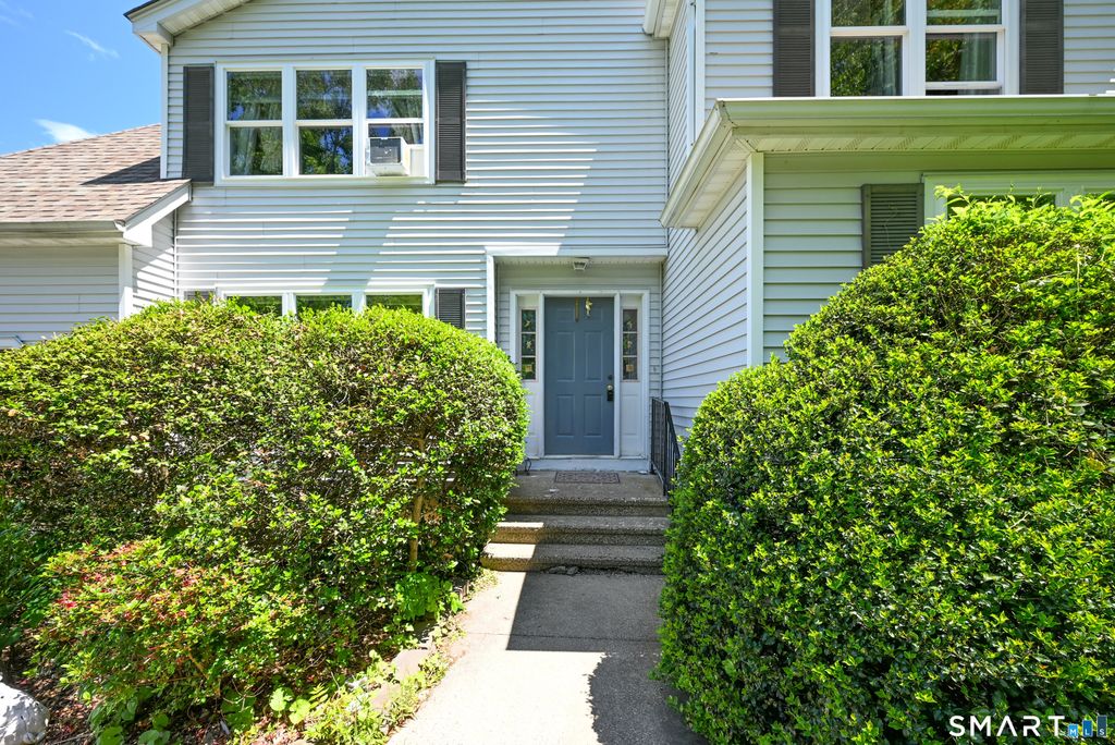 6 Warren Drive 6, Seymour, CT 06483