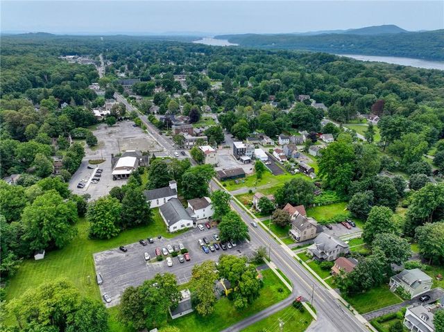 4408 Albany Post Road, Hyde Park, NY 12538