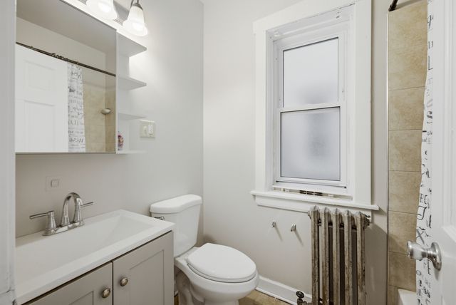 5233 W Potomac Avenue, Chicago, IL 60651