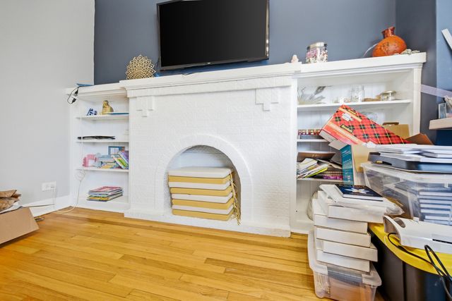 5233 W Potomac Avenue, Chicago, IL 60651