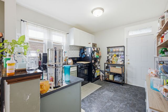 5233 W Potomac Avenue, Chicago, IL 60651