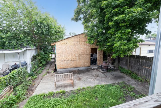 5233 W Potomac Avenue, Chicago, IL 60651