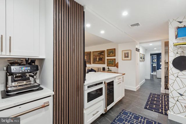 202-10 W RITTENHOUSE SQ #1409, Philadelphia, PA 19103