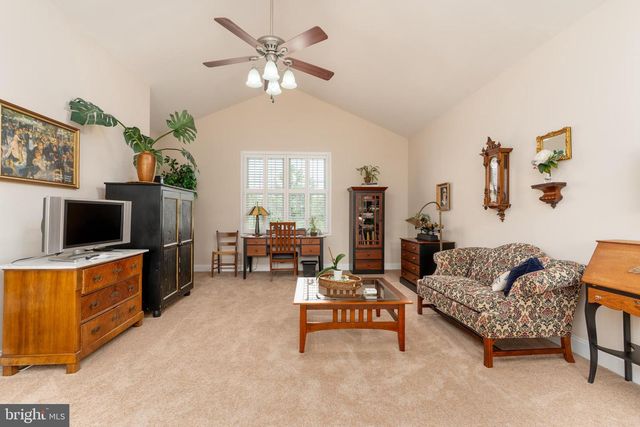 15438 HILLSBORO RD, Hillsboro, VA 20132