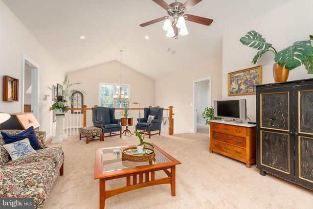 15438 HILLSBORO RD, Hillsboro, VA 20132