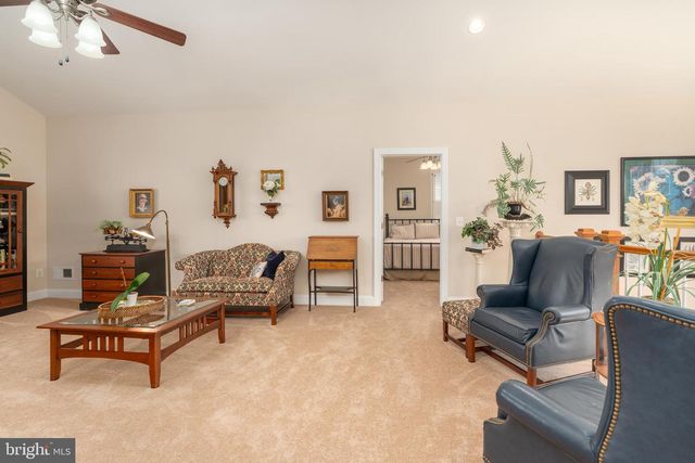 15438 HILLSBORO RD, Hillsboro, VA 20132