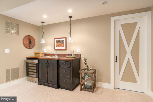 15438 HILLSBORO RD, Hillsboro, VA 20132